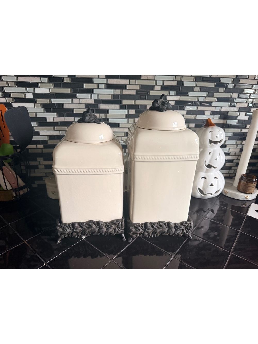 Belaverra set of two white acorn canister set